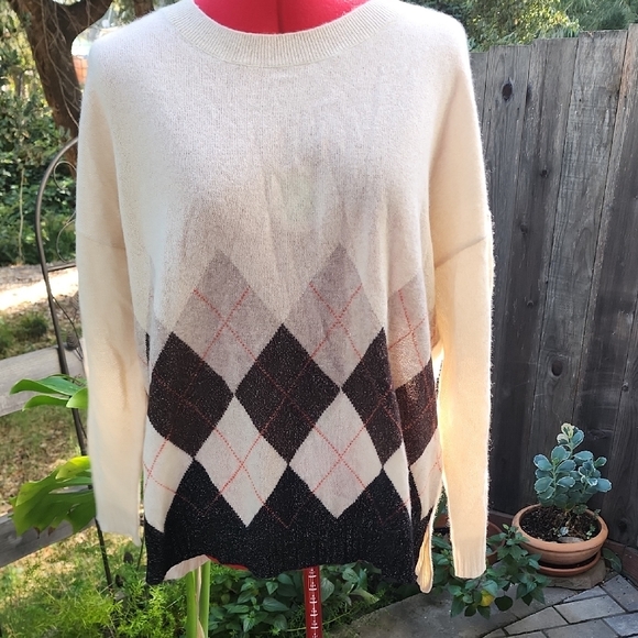 Charter Club Cream and Black Argyle Sweater - Picture 1 of 5